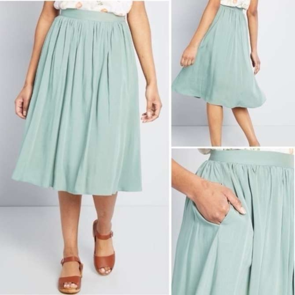ModCloth Mint Green Match Made Midi Skirt Pleated Elastic Waist Size Small
